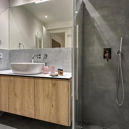 Apartment Liv - Modern Comfort Oasis In Pagrati Athens