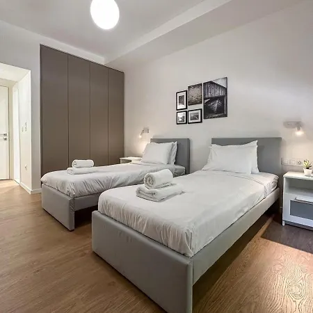 Apartment Liv - Modern Comfort Oasis In Pagrati Athens