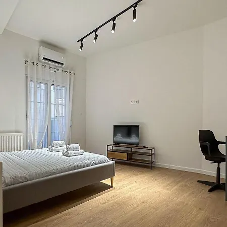 Liv - Modern Comfort Oasis In Pagrati Apartment *