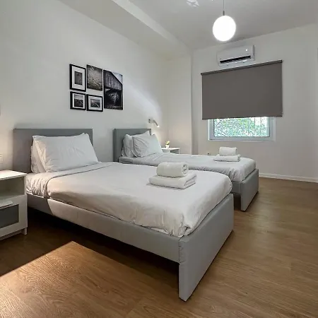 Liv - Modern Comfort Oasis In Pagrati Apartment Athens