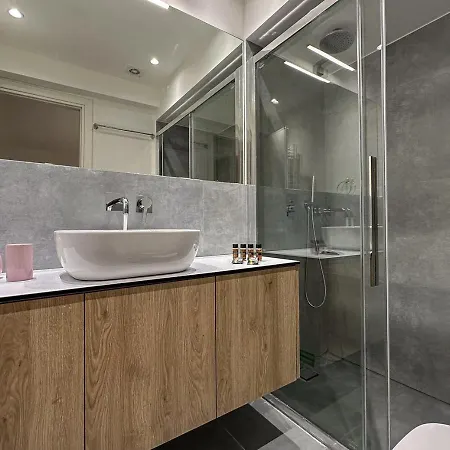 Liv - Modern Comfort Oasis In Pagrati Athens