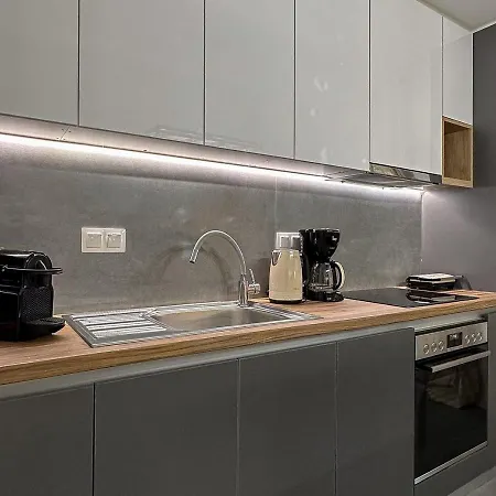 Liv - Modern Comfort Oasis In Pagrati Apartment