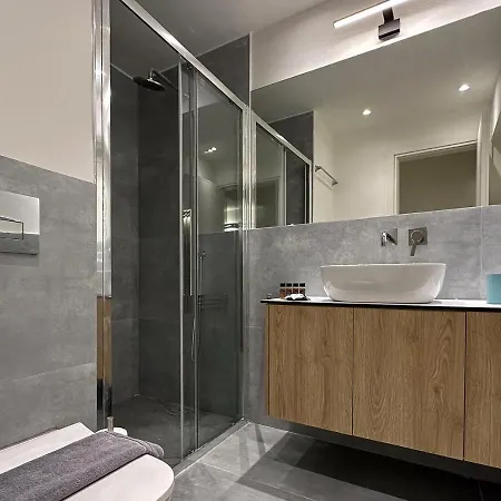 Liv - Modern Comfort Oasis In Pagrati Apartment Athens