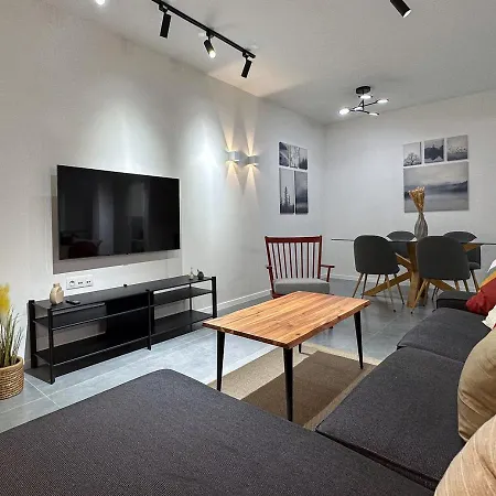 Διαμέρισμα Liv - Modern Comfort Oasis In Pagrati Αθήνα