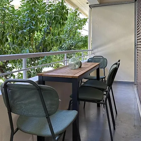 Liv - Modern Comfort Oasis In Pagrati Διαμέρισμα